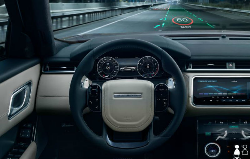 Jaguar Land Rover lucrează la un nou head-up display 3D: sistemul promite rularea unor filme 3D în timpul condusului autonom - Poza 2