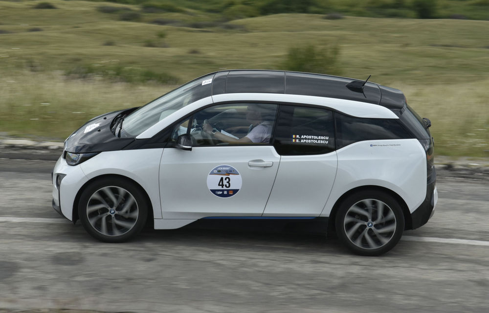 5 echipaje au concurat în competiția dedicată mașinilor electrice la Sibiu Rally România 2019: Alex Filip și Cristiana Oprea au câștigat cu un Renault Zoe - Poza 3