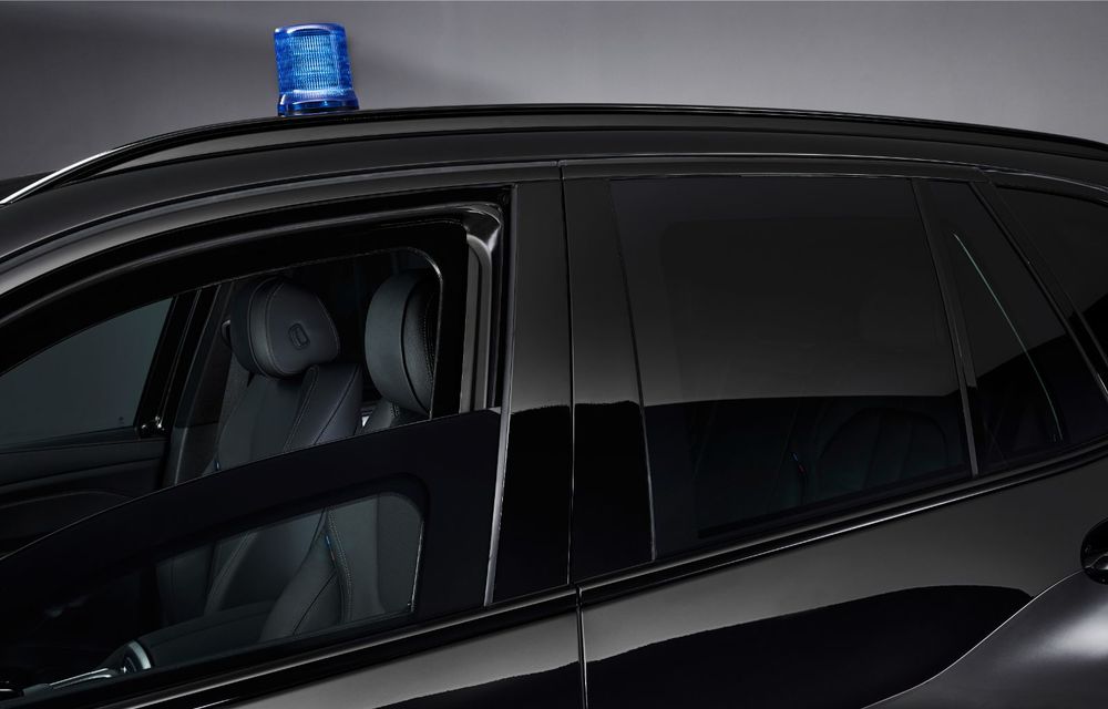 BMW a prezentat noul X5 Protection VR6: versiunea blindată a SUV-ului german poate face față cartușelor trase cu un AK-47 - Poza 18