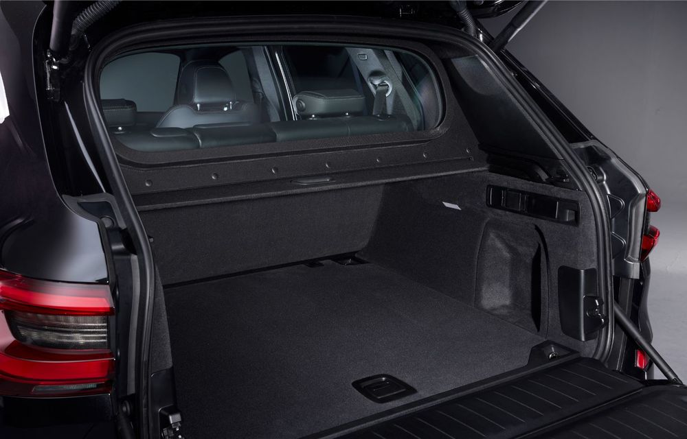 BMW a prezentat noul X5 Protection VR6: versiunea blindată a SUV-ului german poate face față cartușelor trase cu un AK-47 - Poza 25
