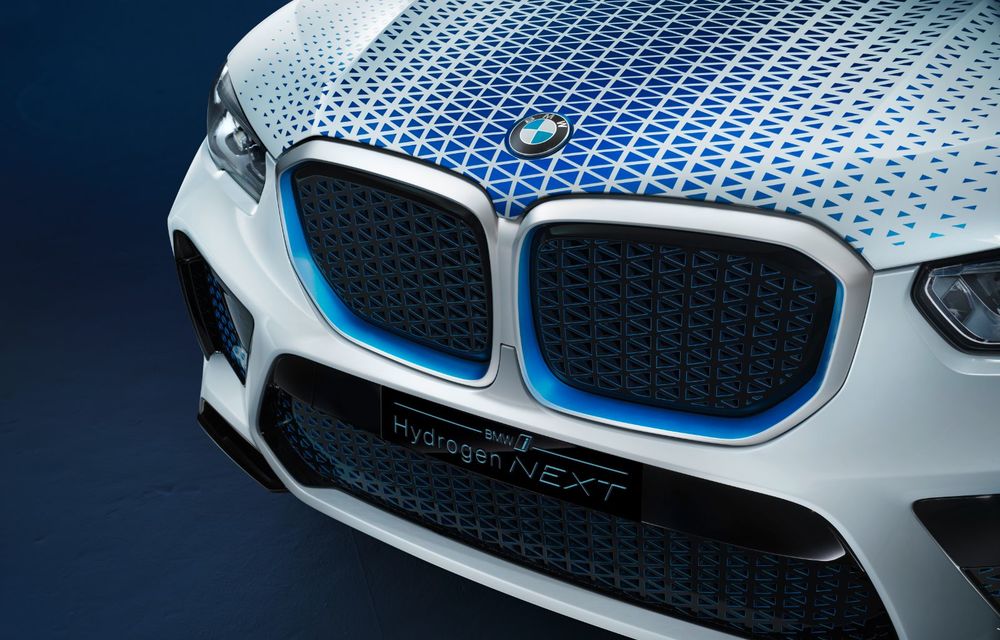 BMW prezintă la Frankfurt un X5 adaptat la pile de combustie pe hidrogen. Prototipul anunță un model în serie limitată programat pentru 2022 - Poza 8