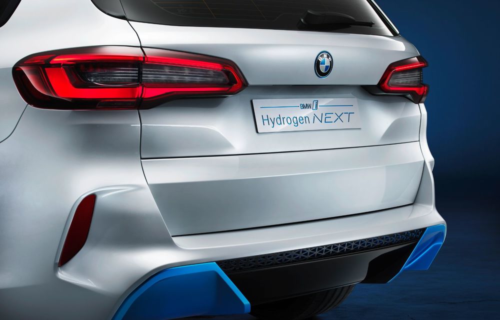 BMW prezintă la Frankfurt un X5 adaptat la pile de combustie pe hidrogen. Prototipul anunță un model în serie limitată programat pentru 2022 - Poza 6