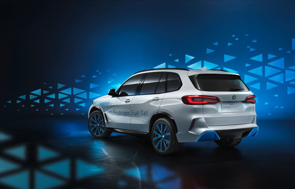 BMW prezintă la Frankfurt un X5 adaptat la pile de combustie pe hidrogen. Prototipul anunță un model în serie limitată programat pentru 2022 - Poza 3