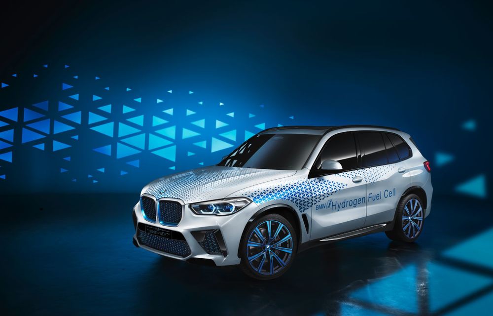 BMW prezintă la Frankfurt un X5 adaptat la pile de combustie pe hidrogen. Prototipul anunță un model în serie limitată programat pentru 2022 - Poza 2