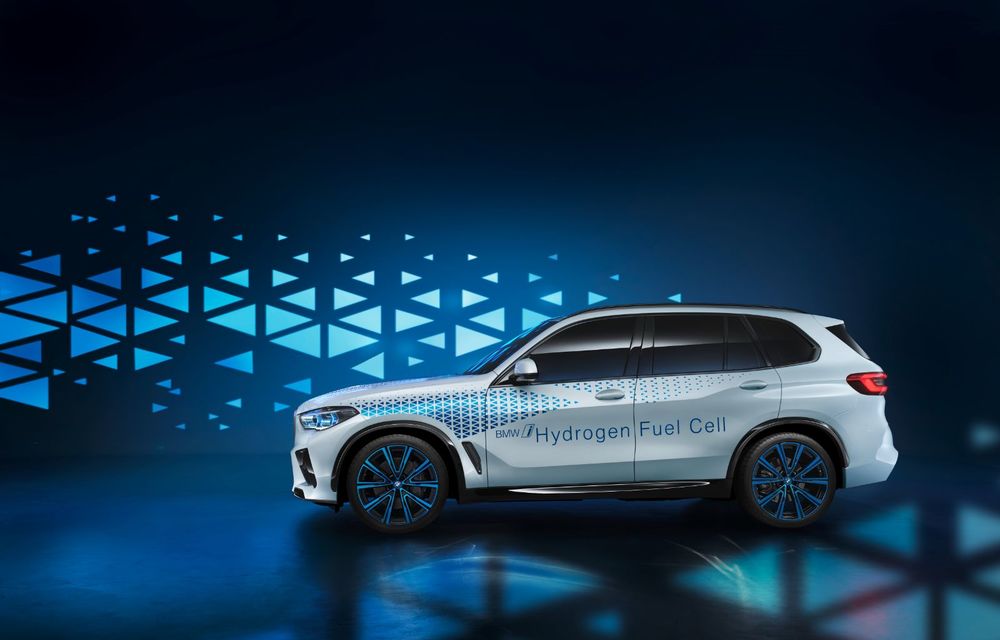 BMW prezintă la Frankfurt un X5 adaptat la pile de combustie pe hidrogen. Prototipul anunță un model în serie limitată programat pentru 2022 - Poza 4