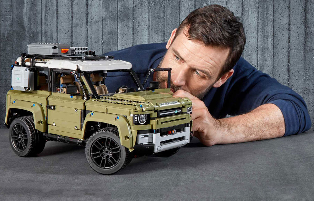 Noul Land Rover Defender este oferit și în versiune Lego: pachetul conține 2.573 de piese și va fi disponibil din 1 octombrie - Poza 2