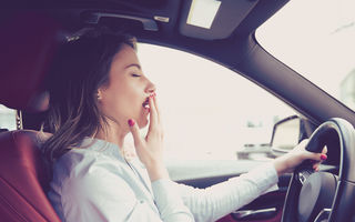 Sondaj: Un sfert dintre șoferii români au adormit la volan, iar 52% au condus mai mult de 8 ore fără întrerupere