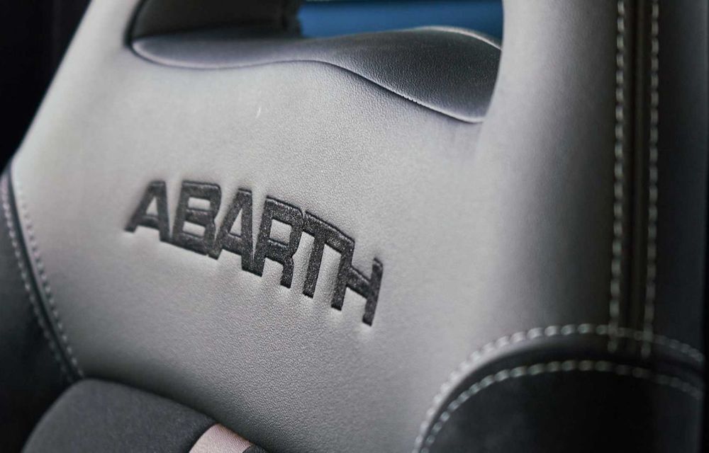 Abarth 695 70 Anniversario: ediție specială cu 180 CP și aripă spate reglabilă manual - Poza 16