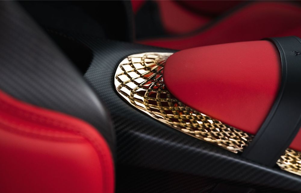 Aston Martin DBS GT Zagato: accesorii exterioare din aur, elemente interioare printate 3D și producție limitată la 19 unități - Poza 19
