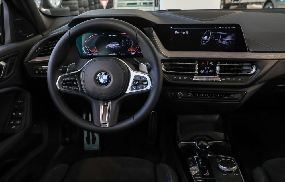 BMW a prezentat noul Seria 1 în România: interfață iDrive disponibilă în limba română și informații despre trafic în timp real. Preț de pornire de 27.600 de euro - Poza 23