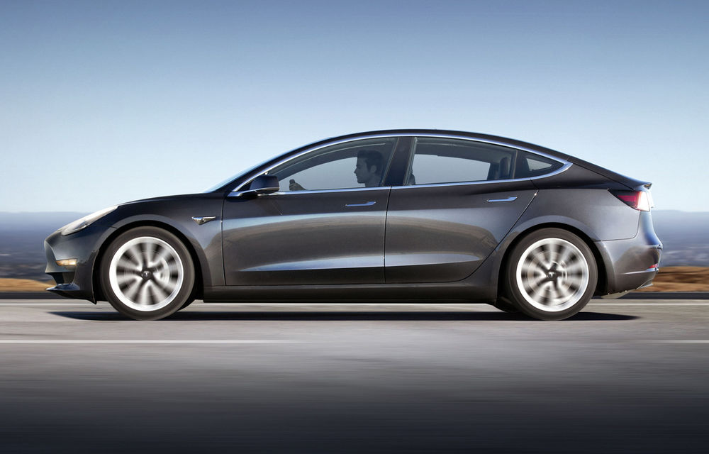 Tesla Model 3 a mai cucerit o piață europeană: sedanul a devenit cea mai vândută mașină electrică în Italia în luna septembrie - Poza 1