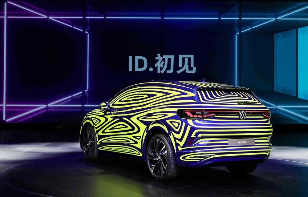 Imagini noi sub camuflaj cu viitorul Volkswagen ID.4: SUV-ul electric va fi prezentat în februarie 2020 - Poza 3