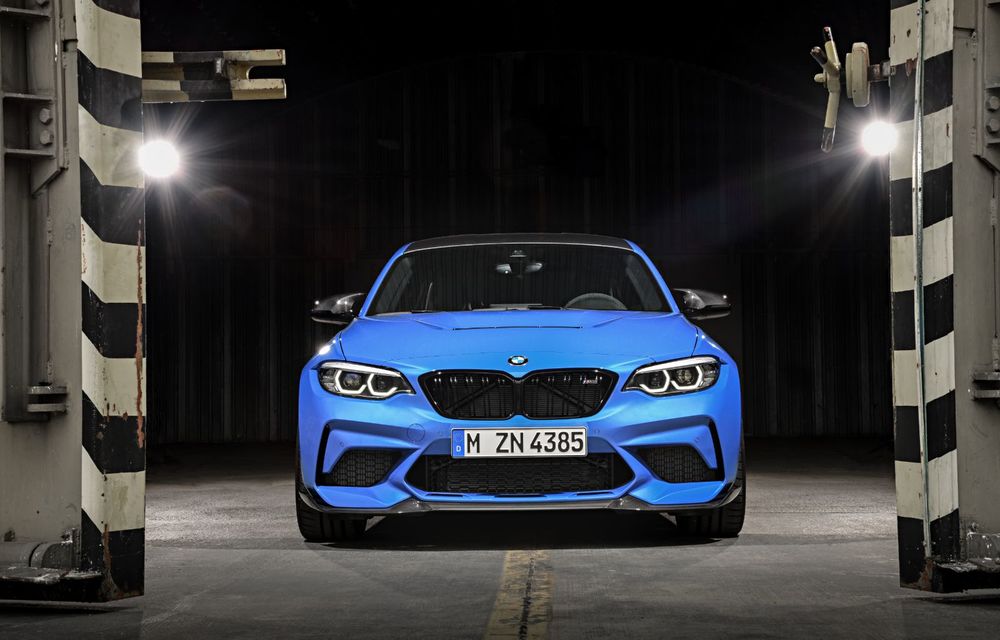Acesta este noul BMW M2 CS: primele imagini cu modelul de performanță, &quot;scăpate&quot; pe internet înainte de prezentarea oficială - Poza 2