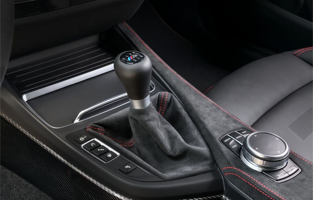 Acesta este noul BMW M2 CS: primele imagini cu modelul de performanță, &quot;scăpate&quot; pe internet înainte de prezentarea oficială - Poza 15