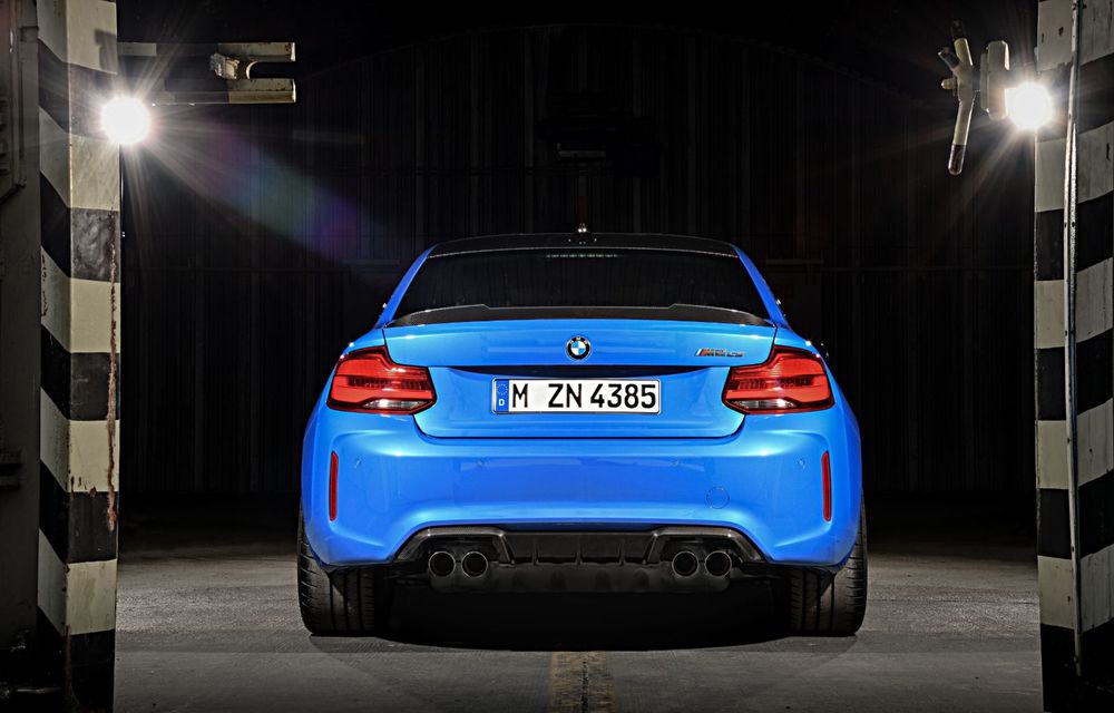 Acesta este noul BMW M2 CS: primele imagini cu modelul de performanță, &quot;scăpate&quot; pe internet înainte de prezentarea oficială - Poza 3