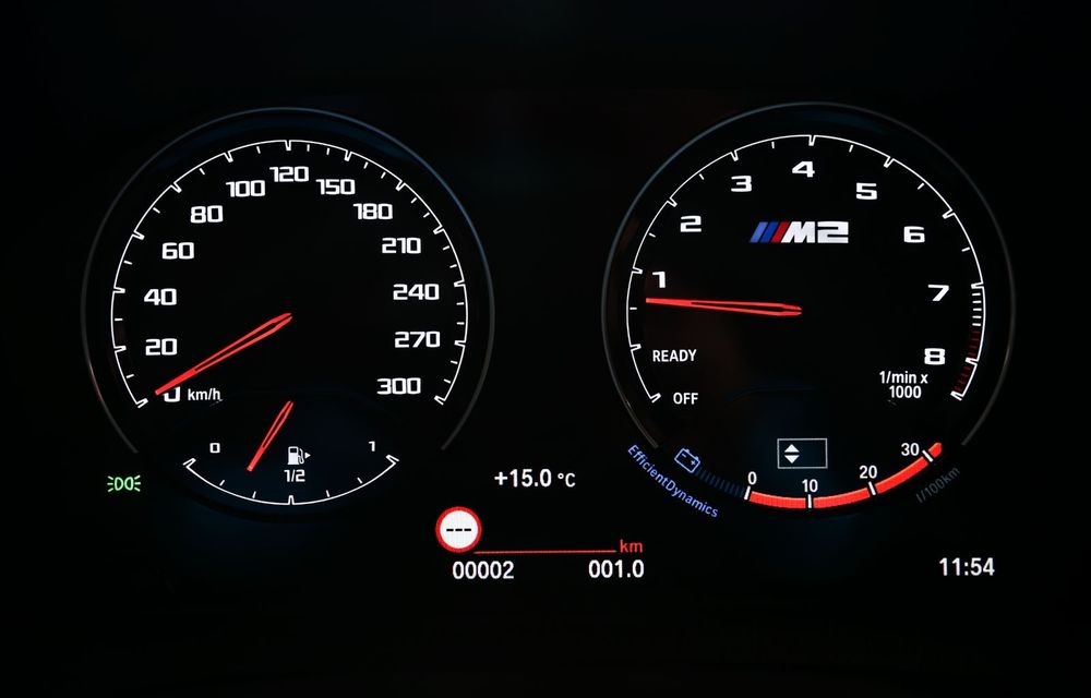 Acesta este noul BMW M2 CS: primele imagini cu modelul de performanță, &quot;scăpate&quot; pe internet înainte de prezentarea oficială - Poza 17