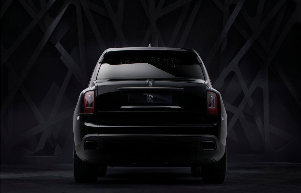 Rolls-Royce a lansat Cullinan Black Badge: modificări estetice și motor V12 cu 600 CP pentru cel mai scump SUV de serie - Poza 5