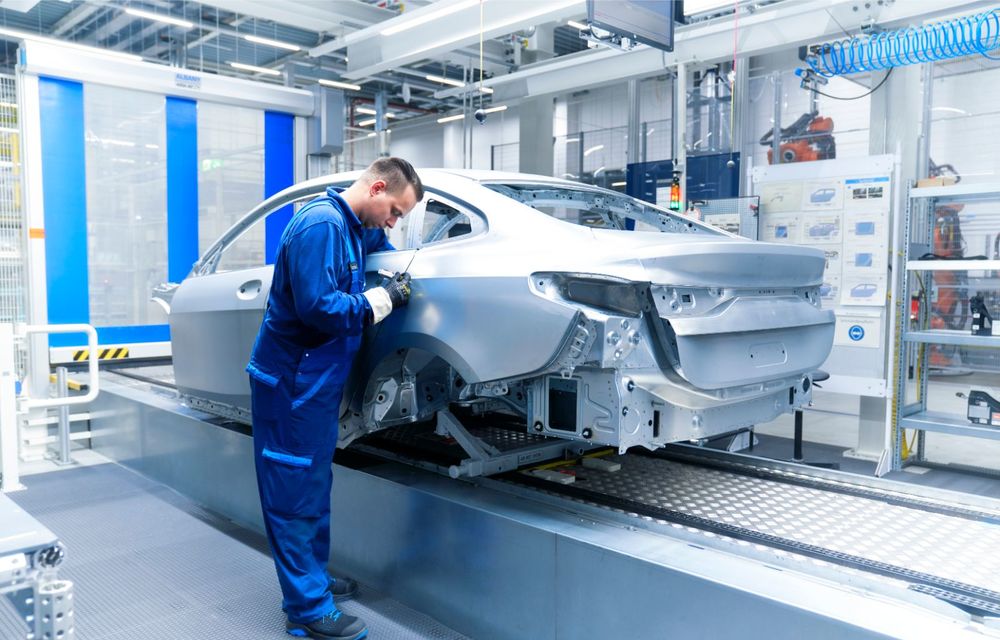 BMW Seria 2 Gran Coupe a intrat pe linia de asamblare: noul model de clasă compactă este produs la fabrica din Leipzig - Poza 5