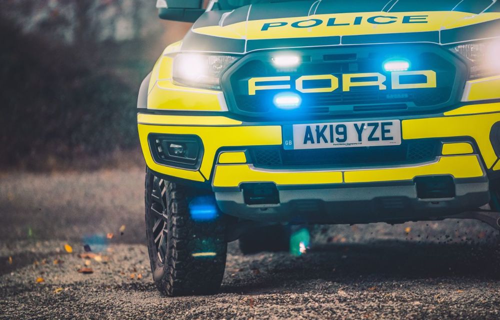 Pentru urmăriri în off-road: pick-up-ul sport Ford Ranger Raptor intră în flota poliției din Marea Britanie - Poza 5