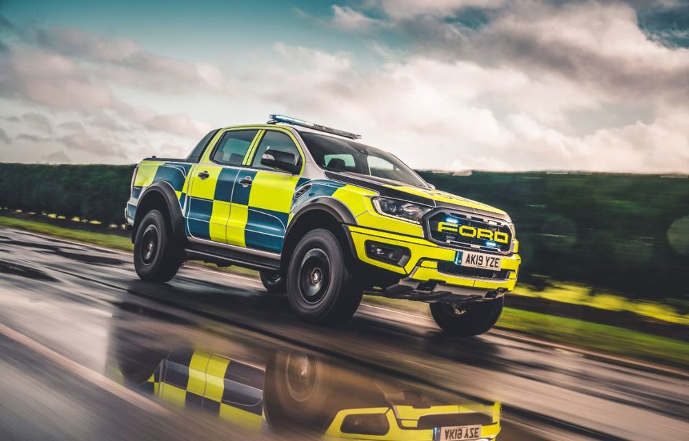 Pentru urmăriri în off-road: pick-up-ul sport Ford Ranger Raptor intră în flota poliției din Marea Britanie - Poza 2
