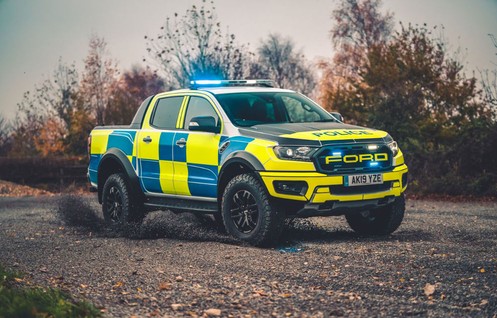 Pentru urmăriri în off-road: pick-up-ul sport Ford Ranger Raptor intră în flota poliției din Marea Britanie - Poza 1