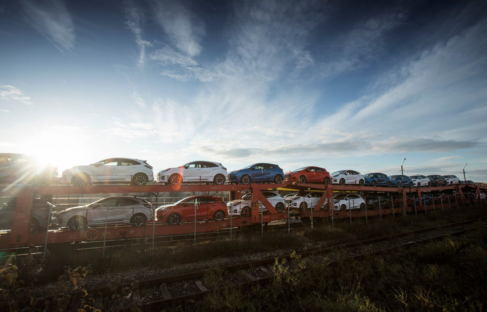 Ford a început să exporte SUV-ul Puma produs la Craiova: primele 300 de unități vor ajunge cu trenul în Olanda - Poza 5