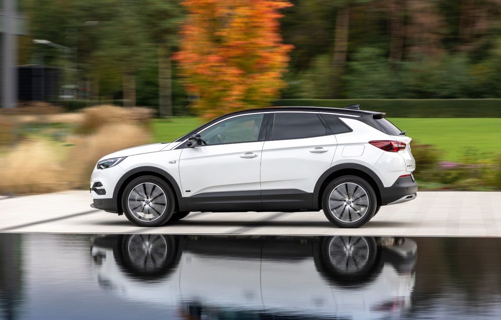 Opel introduce o nouă versiune plug-in hybrid în gama Grandland X: SUV-ul dezvoltă 224 CP și promite o autonomie electrică de până la 57 de kilometri - Poza 4