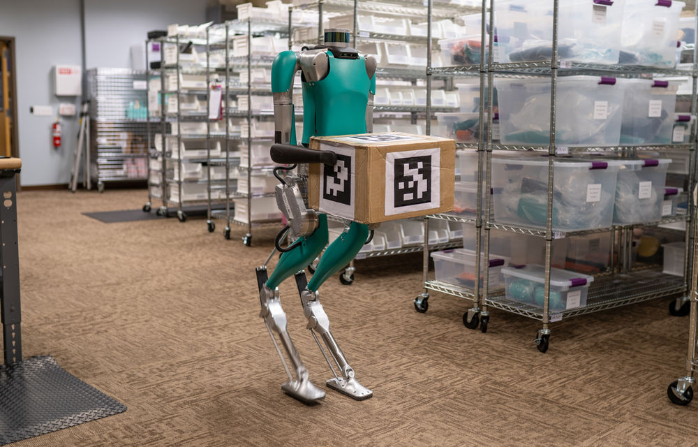 Curierii, înlocuiți de roboți: Ford a cumpărat roboți cu aspect uman pentru transportul coletelor cu utilitarele sale - Poza 2