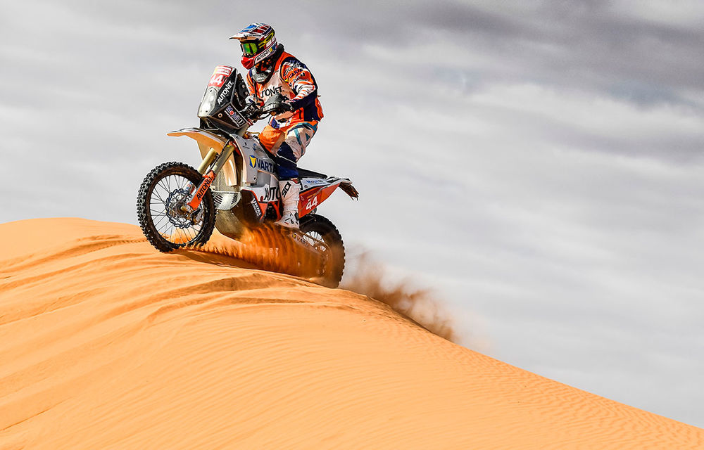 Carlos Sainz se impune în Raliul Dakar 2020. Românul Mani Gyenes câștigă categoria Malle Moto, dedicată riderilor fără asistență tehnică - Poza 4
