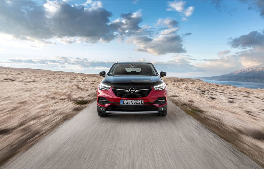Opel Grandland X Hybrid poate fi comandat în România: SUV-ul plug-in hybrid pleacă de la aproape 35.800 de euro - Poza 4