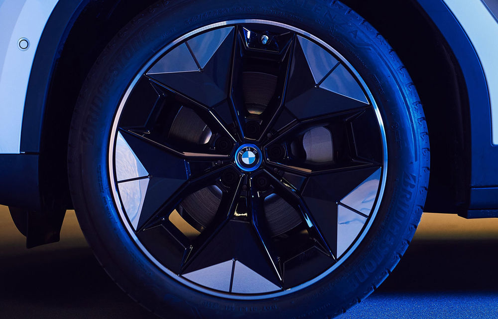 Primele imagini cu jantele viitoarelor modele electrice din gama BMW: designul pregătit de nemți ajută la scăderea consumului de energie cu 2% - Poza 1