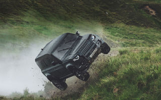 Video. Câteva dintre cascadoriile noului Land Rover Defender pregătite pentru pelicula James Bond: No time to die