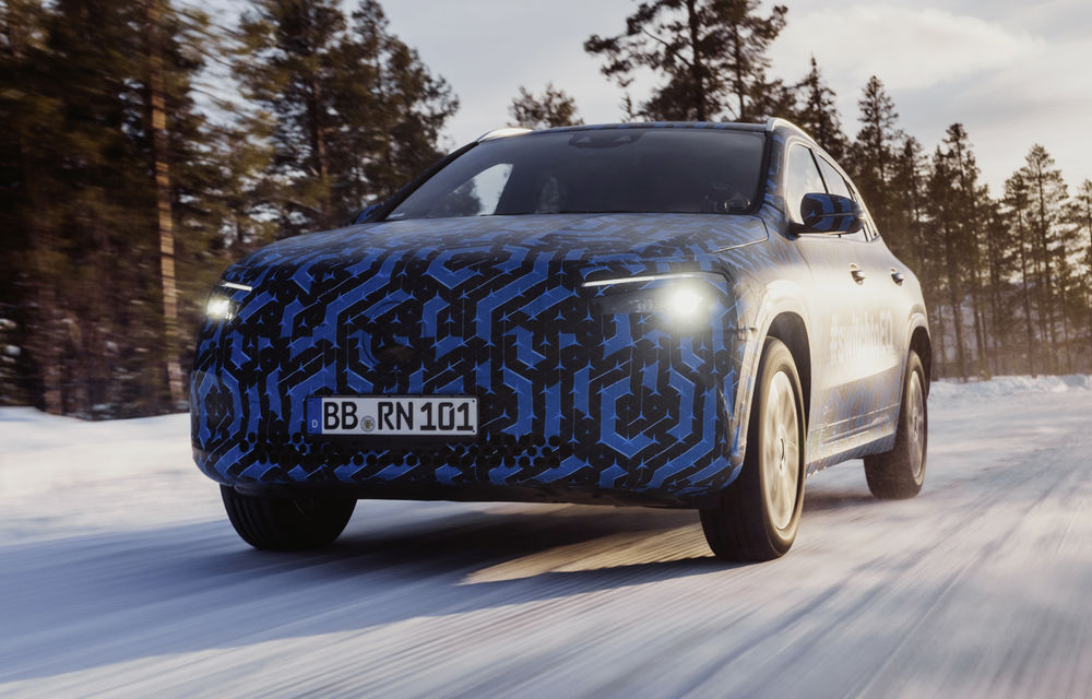 Mercedes-Benz a publicat imagini sub camuflaj cu EQA: SUV-ul electric va fi prezentat până la sfârșitul anului - Poza 4