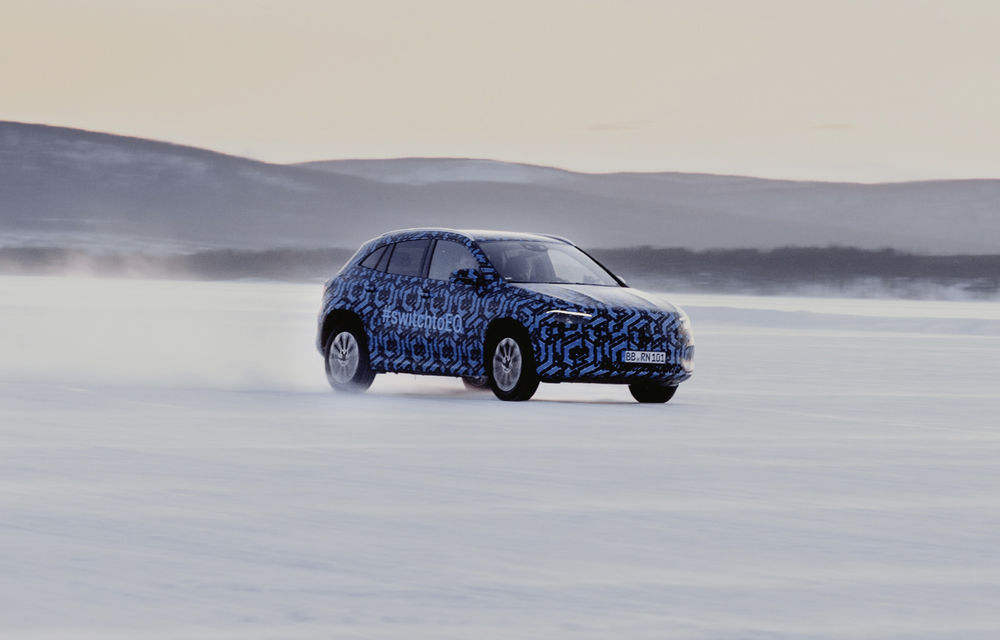 Mercedes-Benz a publicat imagini sub camuflaj cu EQA: SUV-ul electric va fi prezentat până la sfârșitul anului - Poza 7