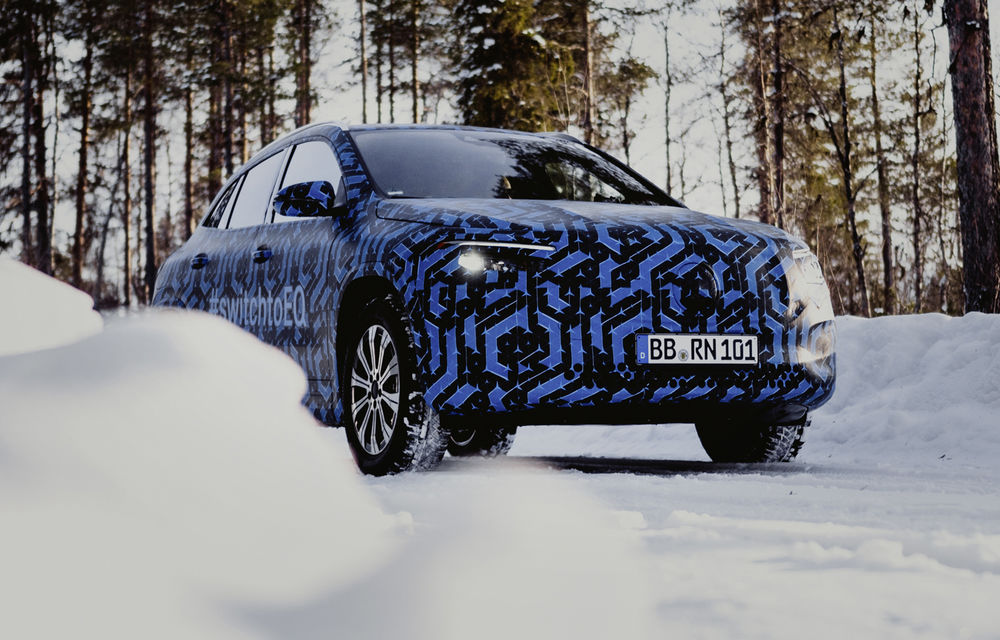 Mercedes-Benz a publicat imagini sub camuflaj cu EQA: SUV-ul electric va fi prezentat până la sfârșitul anului - Poza 2