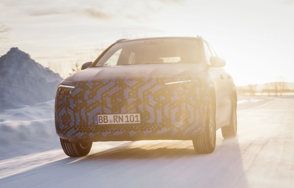 Mercedes-Benz a publicat imagini sub camuflaj cu EQA: SUV-ul electric va fi prezentat până la sfârșitul anului - Poza 3