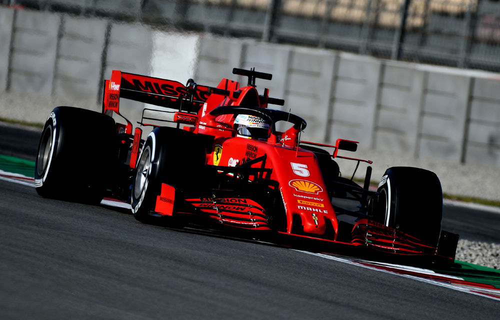 Vettel, cel mai bun timp în dimineața celei de-a doua zile de teste de la Barcelona: programul echipelor, bulversat de ploaie - Poza 1