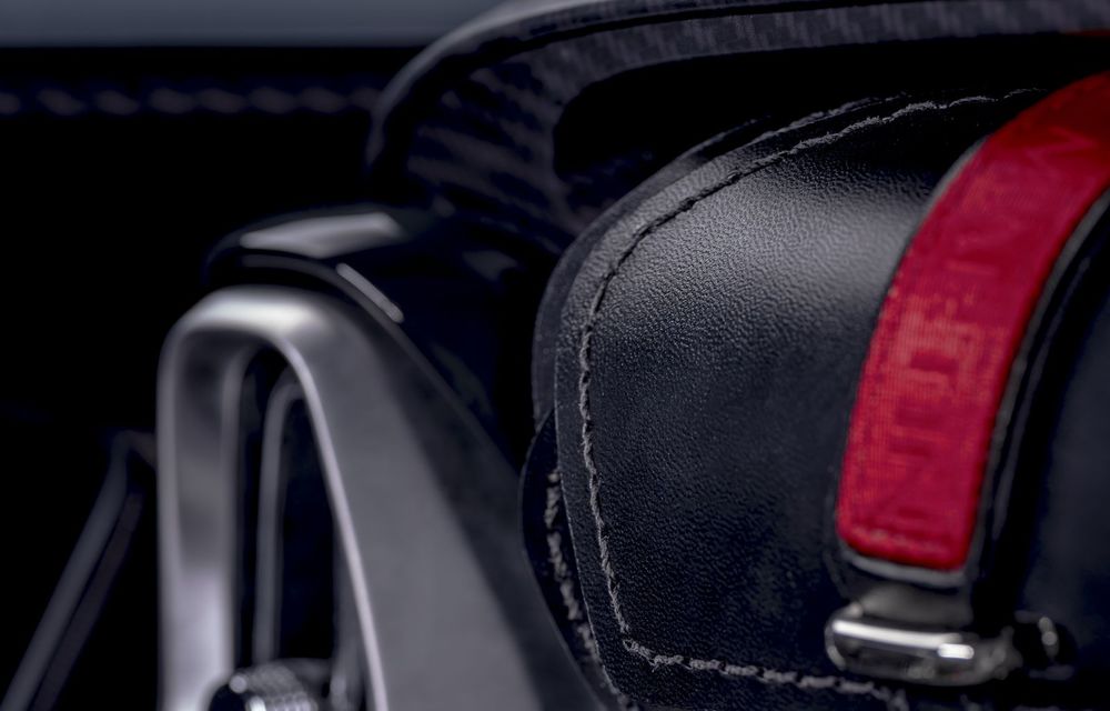 Aston Martin a prezentat ediția limitată V12 Speedster: modelul fără plafon și parbriz oferă 700 CP și va fi produs în doar 88 de unități - Poza 15