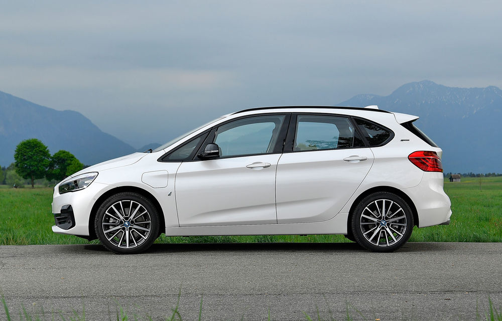 Video. Viitorul BMW Seria 2 Active Tourer, surprins în timpul testelor: noua generație ar putea fi lansată la finalul anului - Poza 1