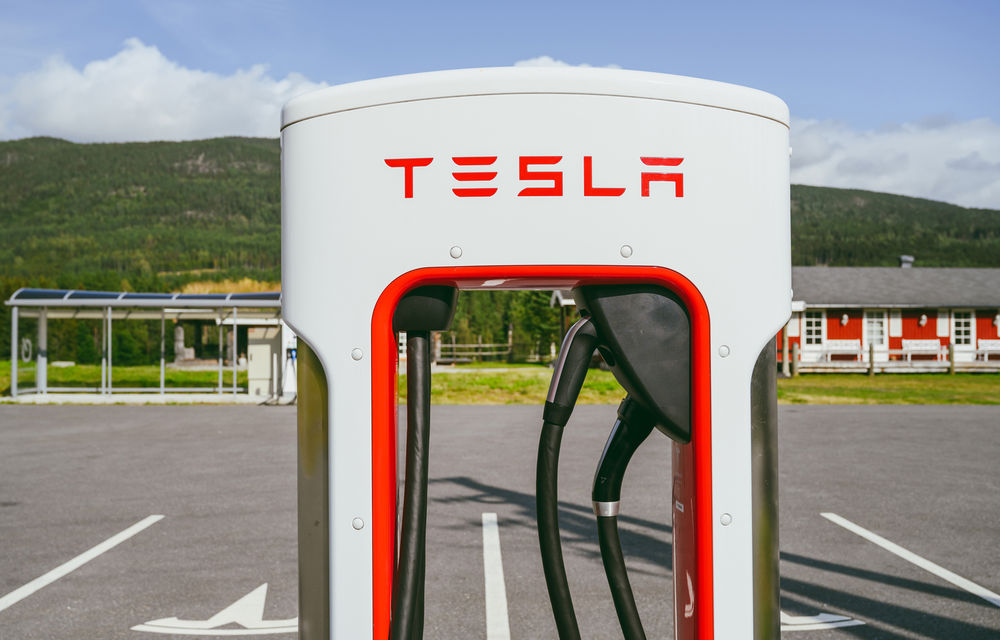 Tesla a inaugurat stații de încărcare rapidă în Bulgaria și Serbia: datele de deschidere pentru stațiile programate în România sunt incerte - Poza 1