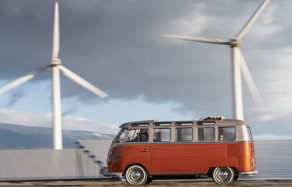 Volkswagen T1 Samba Bus, transformat în vehicul electric: 83 de cai putere și autonomie de peste 200 de kilometri pentru noul e-Bulli - Poza 6