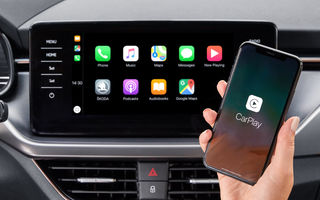 Studiu: șoferii care folosesc Android Auto și Apple CarPlay au timpi de reacție mai slabi decât cei care scriu SMS-uri sau au consumat alcool
