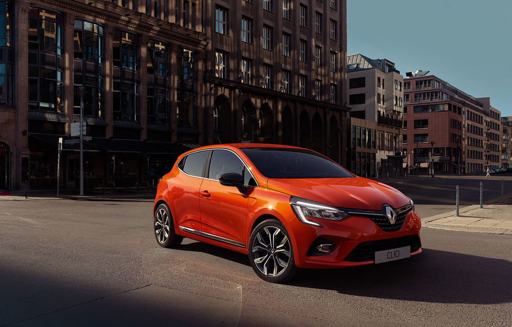 Înmatriculări de mașini noi pe piața din Europa în februarie: Renault Clio depășește Volkswagen Golf și urcă pe primul loc. Dacia Sandero coboară pe locul 19 - Poza 1