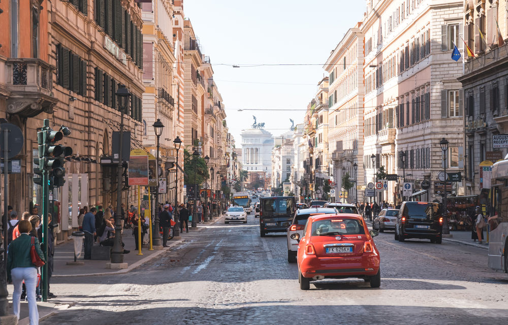Înmatriculările de mașini au scăzut cu 85% în Italia în luna martie: Dacia a înmatriculat doar 1.200 de unități, în scădere cu 86% - Poza 1