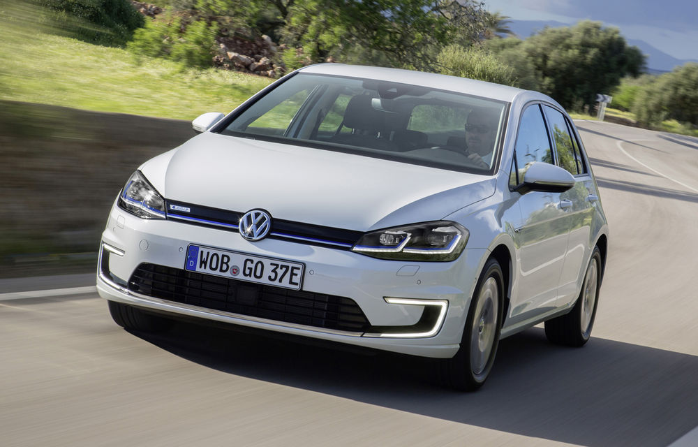 În așteptarea lui Volkswagen ID.3: germanii extind producția lui e-Golf până în luna noiembrie - Poza 1