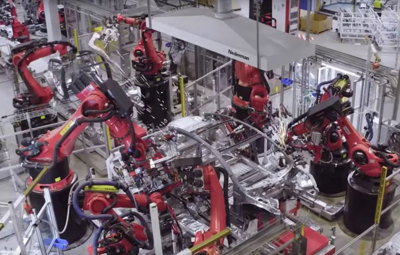 Video: cum arată uzina Tesla din China, unde americanii produc Model 3 pentru piața locală - Poza 1