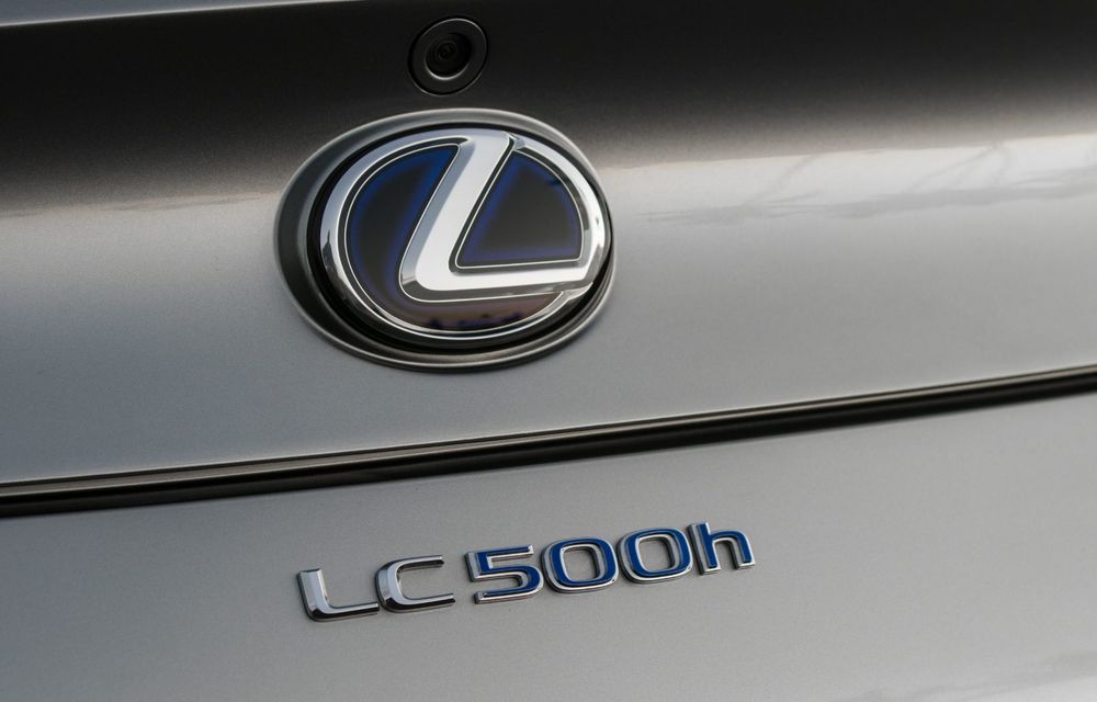 Facelift fără schimbări estetice pentru Lexus LC: suspensii modificate, masă totală mai mică și conexiuni Apple CarPlay și Android Auto - Poza 48