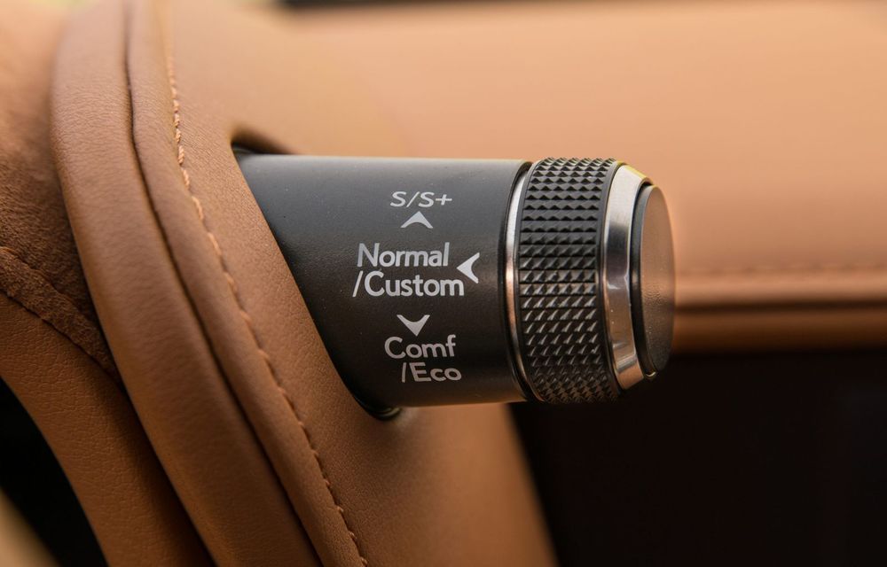 Facelift fără schimbări estetice pentru Lexus LC: suspensii modificate, masă totală mai mică și conexiuni Apple CarPlay și Android Auto - Poza 43