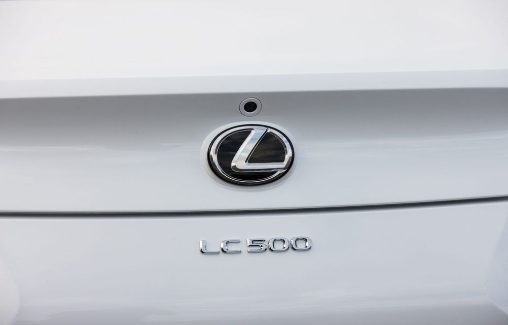Facelift fără schimbări estetice pentru Lexus LC: suspensii modificate, masă totală mai mică și conexiuni Apple CarPlay și Android Auto - Poza 28