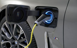 Informații neoficiale despre viitorul BMW Seria 7 electric: limuzina nemților va avea două motoare electrice și cel puțin 650 CP